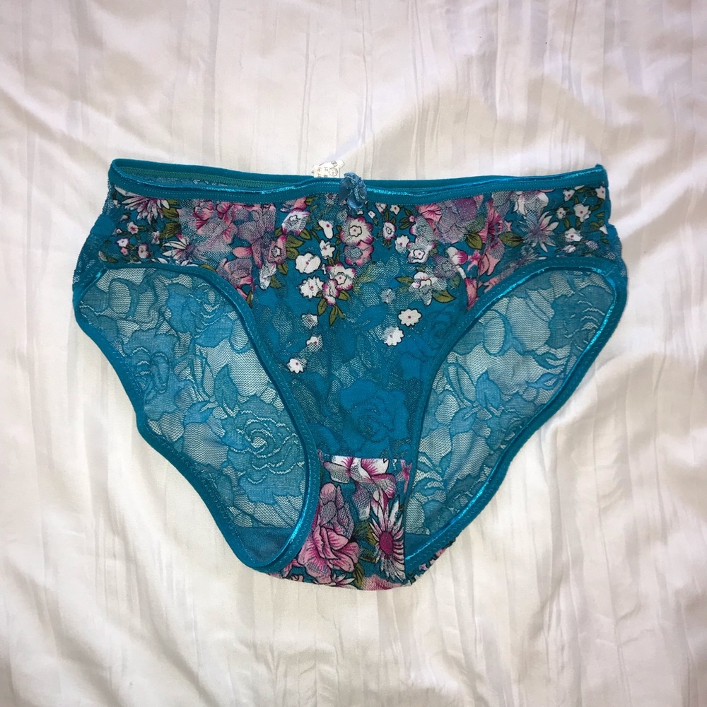 Women’s Floral Panties - L